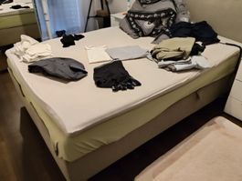 Lit électrique réglable avec matelas 140x190cm - comme neuf