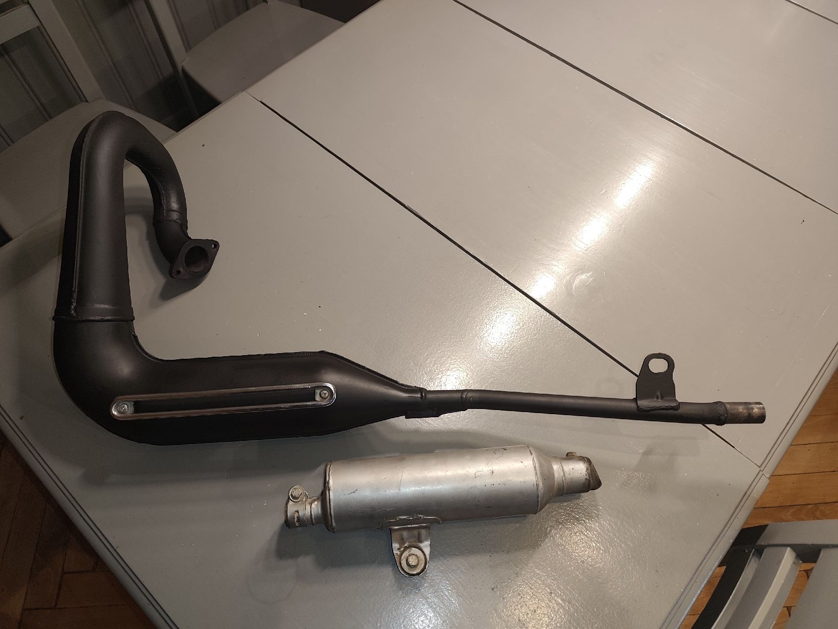 Suzuki Auspuffanlagen: Suzuki ts 125 auspuff original  – Gebraucht aus Chevenez von oldyparadise