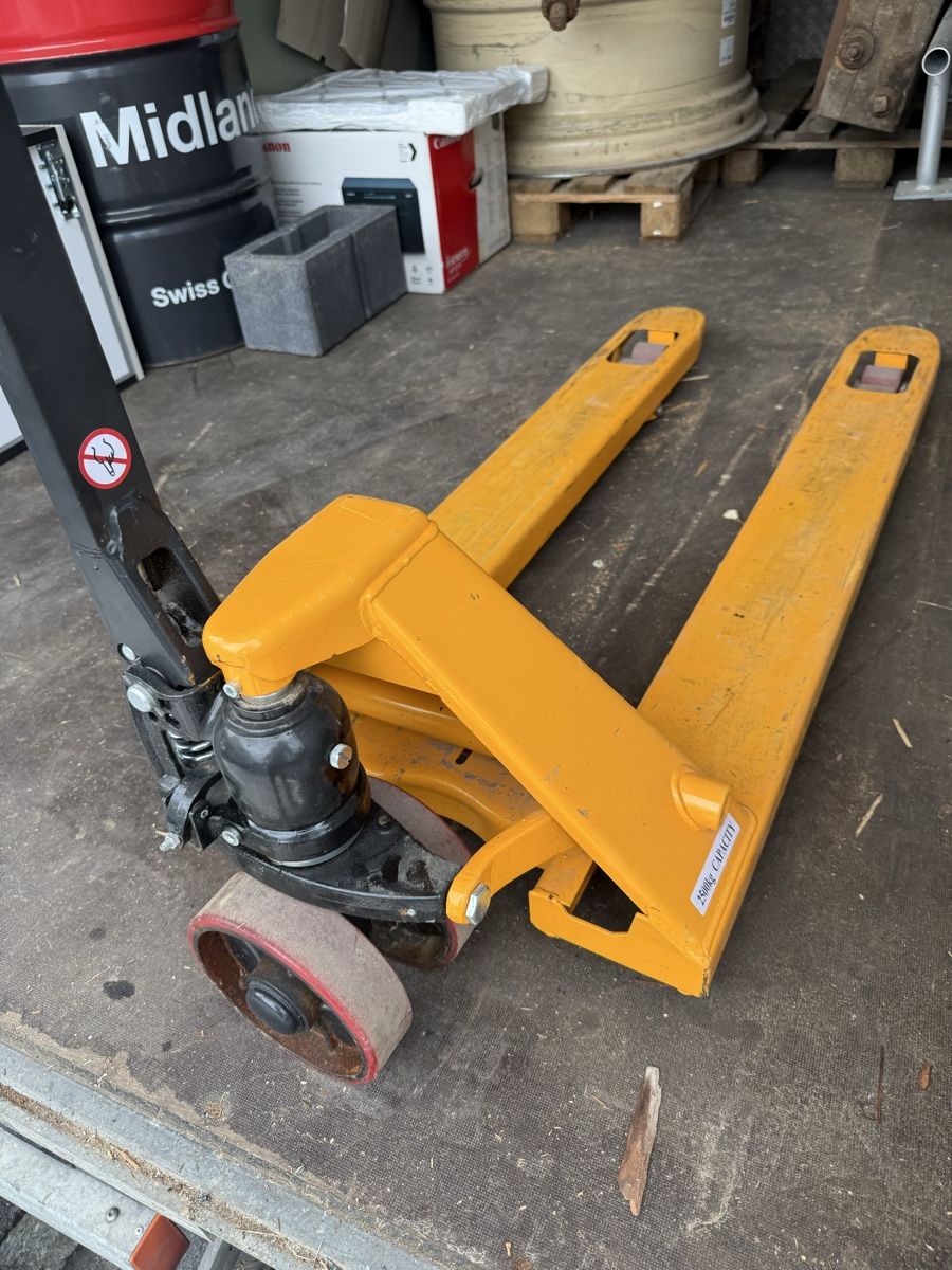 Carrelli elevatori e a forche: Hubwagen 2500kg – Difettoso da St. Margrethen SG venduto da hun_7kc9 1