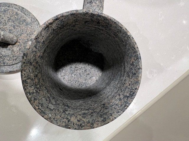 Tazze: Naturstein Becher mit Deckel -neu – Nuovo (secondo la descrizione) da Niederweningen venduto da zw4_s78j 2