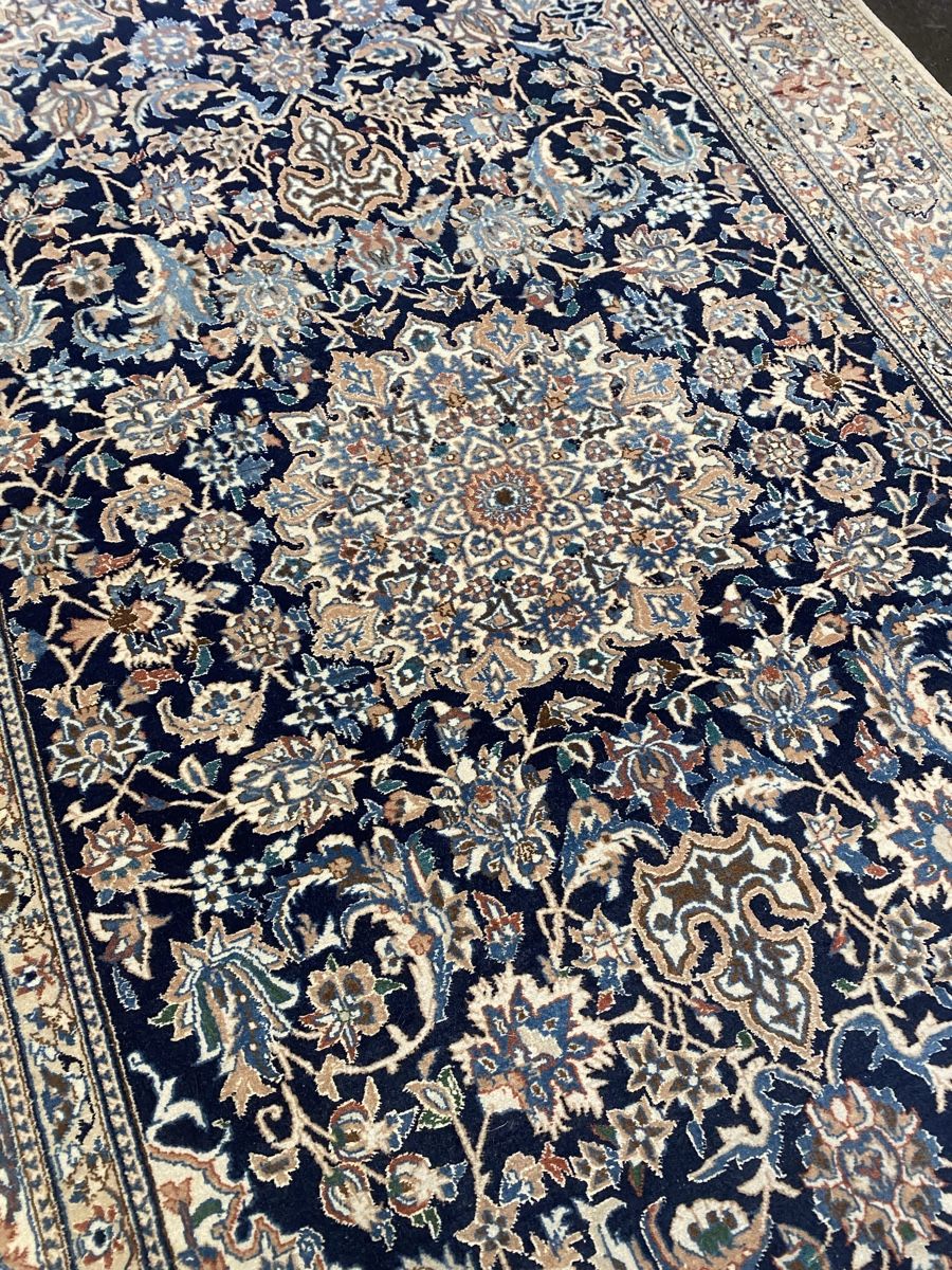 Tapis: Original Perser Teppich Nain mit Seide – D'occasion à Männedorf par Adamiat
