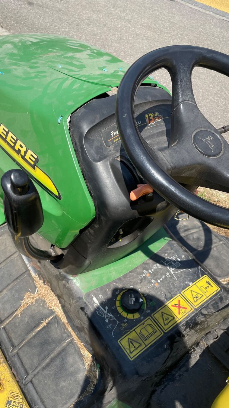 John Deere Tagliaerba: Rasentraktor Aufsitzmäher John Deere LT133 – Difettoso da Ermensee venduto da peterfrey 5