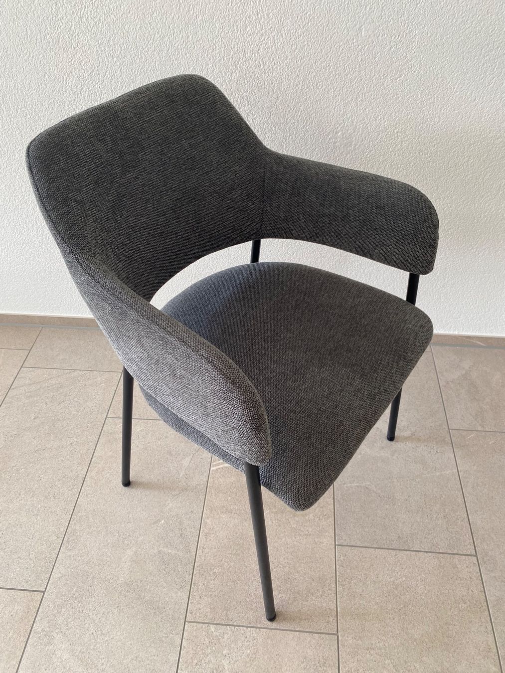 Set de table et chaises: Tisch mit 4 Stühlen – D'occasion à St. Gallen par lar_9nys 3