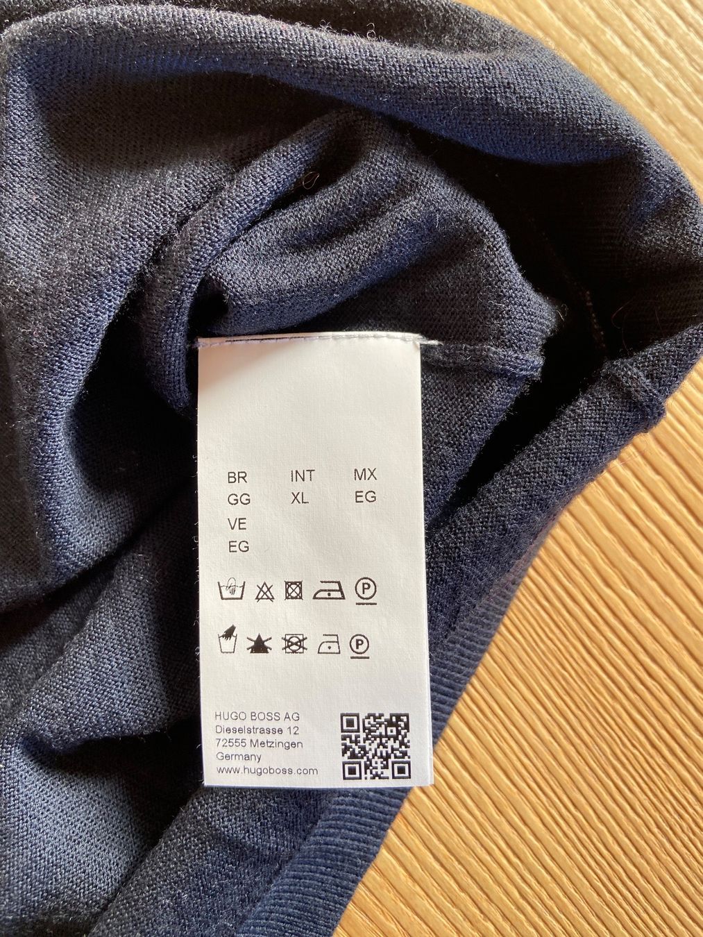 Hugo Boss Pullover & Sweatshirts: Nuovo pull Hugo Boss donna – Neu und originalverpackt aus Davesco-Soragno von dvf_7h6d 3
