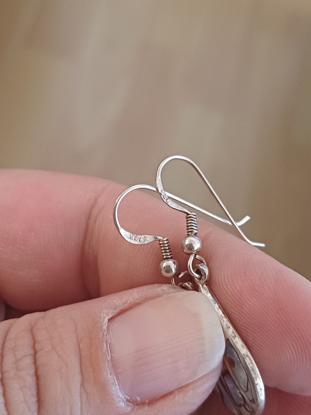 Ohrringe & -stecker: Ohrhänger Silber 925 mit Perlmutt Tropfenform – Gebraucht aus Ostermundigen von Loulilou86 1