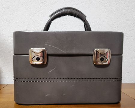 Beauty Case – grau - verschliessbar