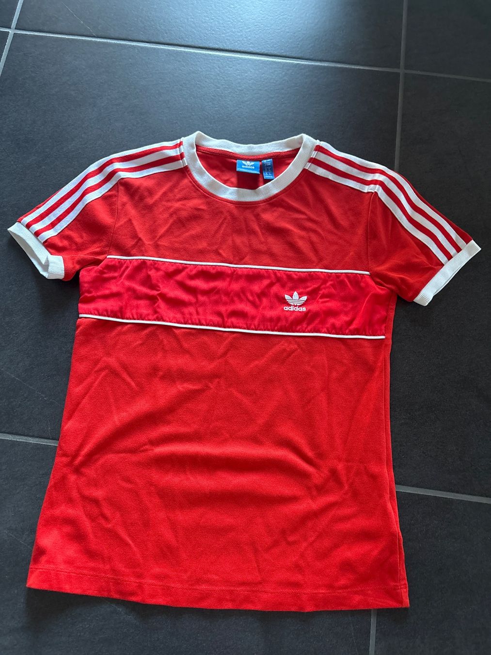 Adidas T-shirts: Addidas the short – Neuf avec emballage d'origine à Riddes par nati48