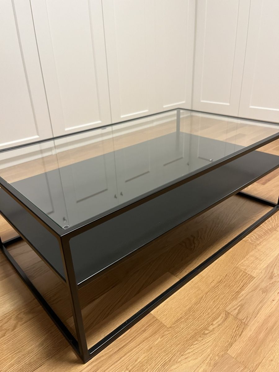 Pfister Tables: Sofa Tisch mit Glasplatte  – D'occasion à Basel par juliaannika 1