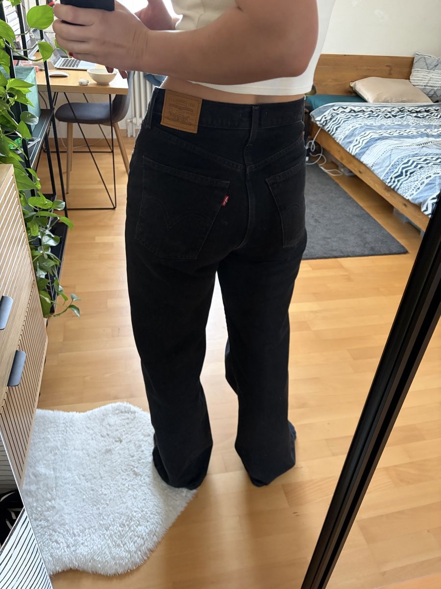 Levi's Jeans: Levi's Ribcage Wide Leg Jeans, Black, Size 29 – Nuovo (secondo la descrizione) da Zürich venduto da Abu95 2