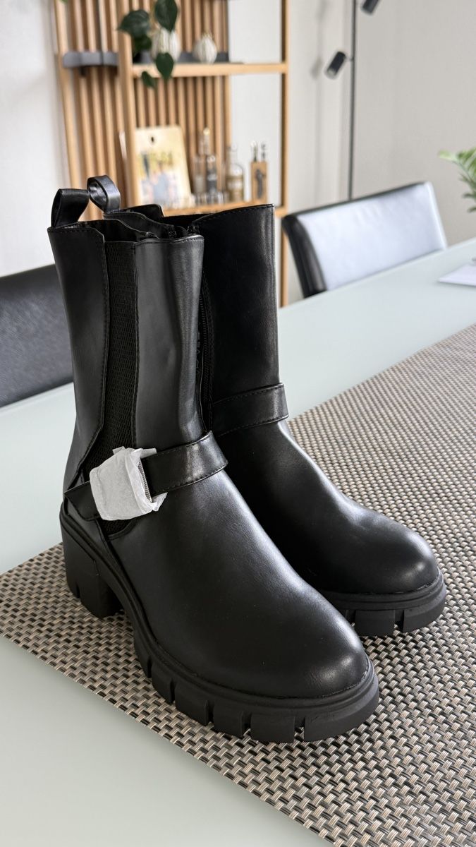 Dosenbach Damenschuhe: Boots schwarz Gr. 36 – Neu (gemäss Beschreibung) aus Ins von Jniggi 2
