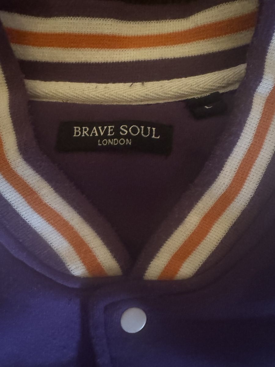 Jacken: Veste universitaire violet blanc taille L – Gebraucht aus Cressier FR von per_95ld 2