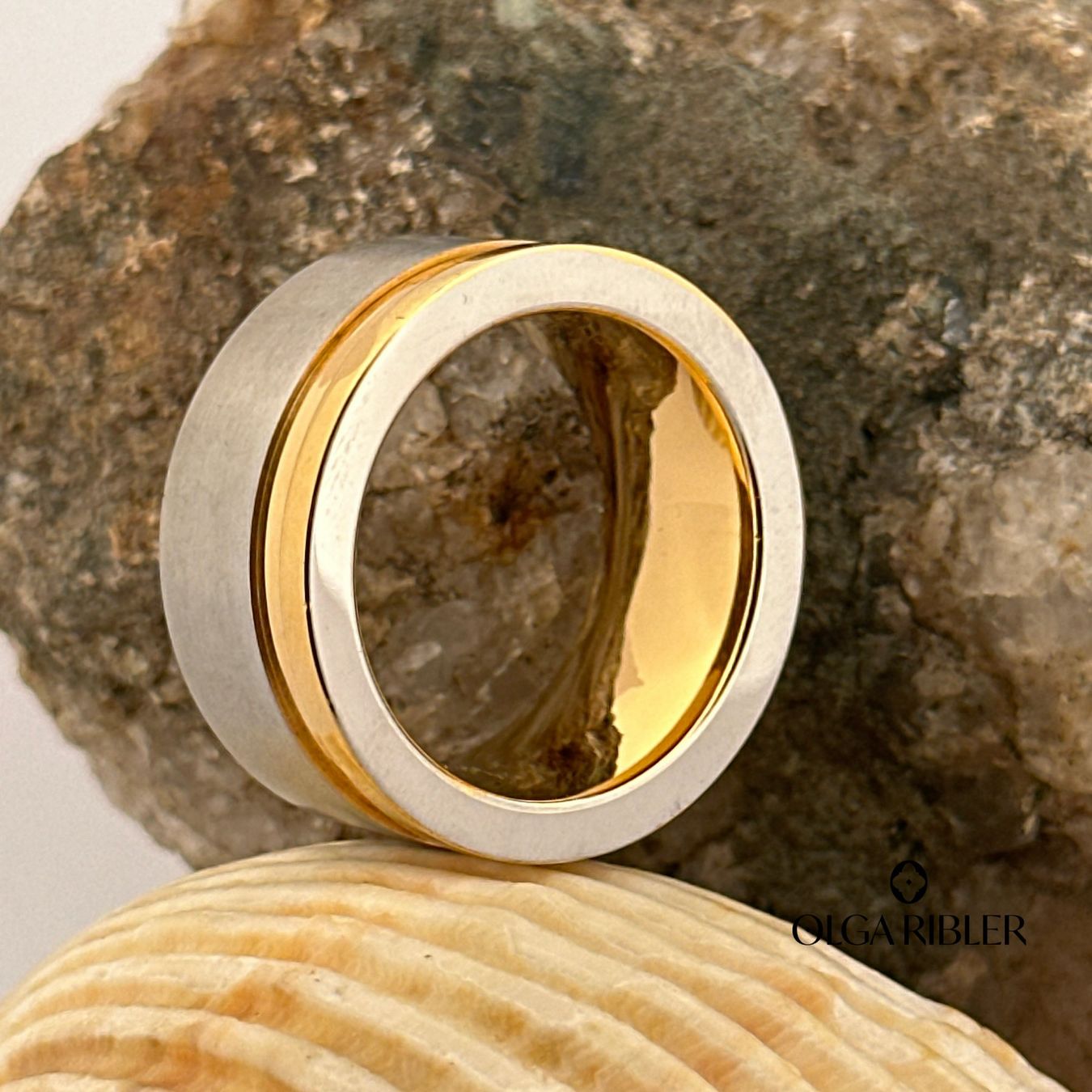 Olga Ribler Anelli: Edelstahl Ring Bicolor Grösse 57 – Nuovo (secondo la descrizione) da Luzern venduto da Schmuckoutlet 1