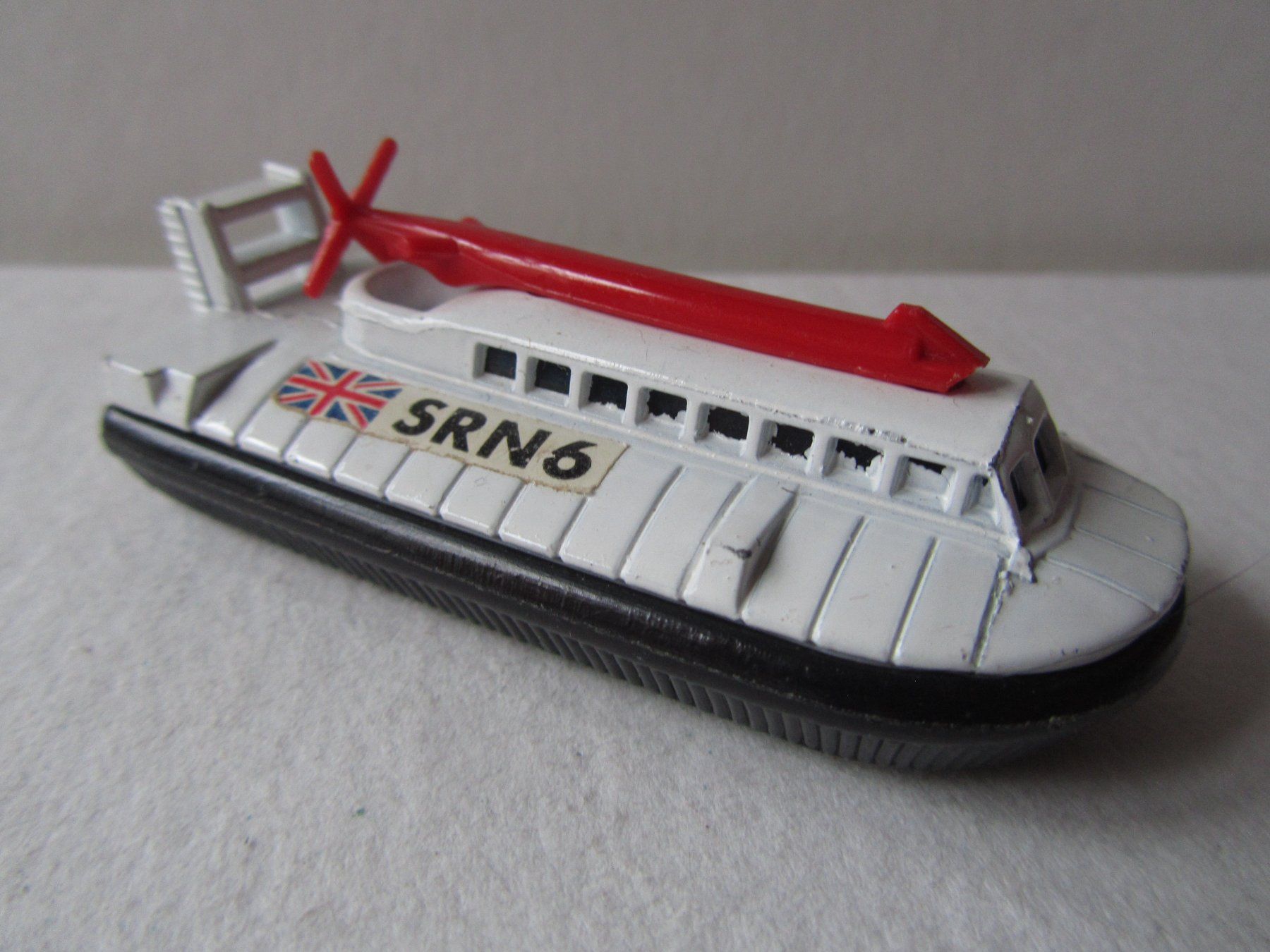 Matchbox Modellini d'auto: SRN6 Hovercraft, Matchbox Superfast, Nr. 72B – Usato da Weiningen ZH venduto da dietsch57 2