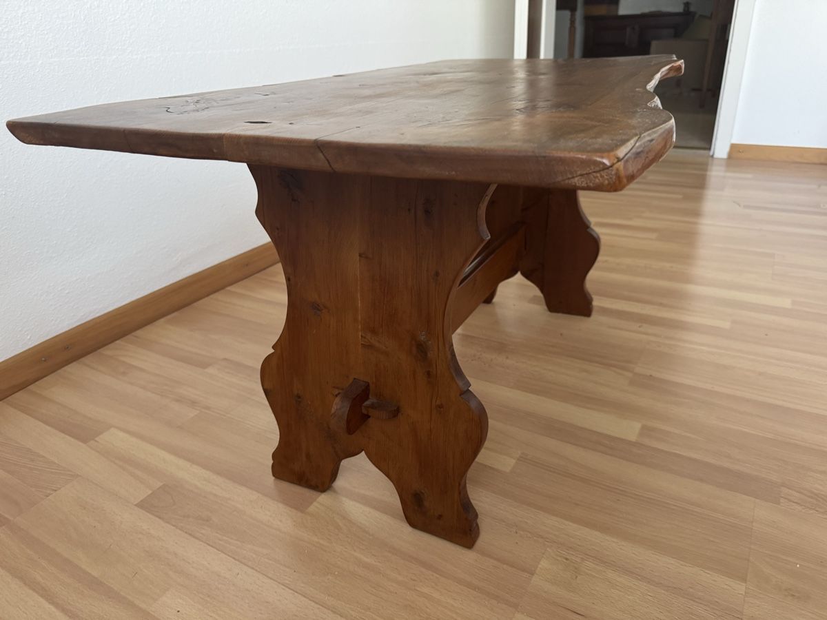 Tavoli: Kaffeetisch, massiv Holz – Usato da Langnau am Albis venduto da pla_2vk5 2