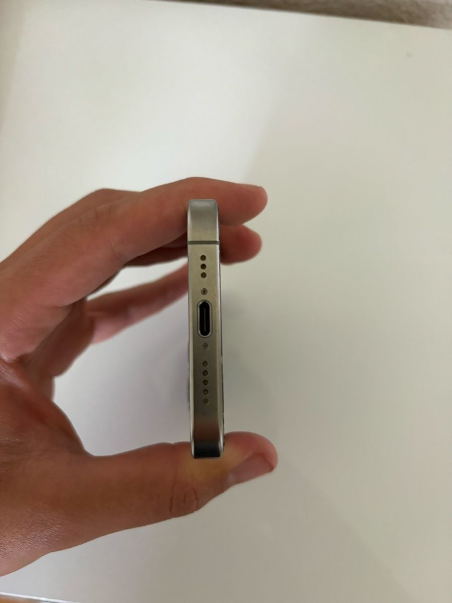 Apple Handys / Smartphones: IPhone 15 Pro  – Defekt aus St-Aubin FR von paj_5vn2 3