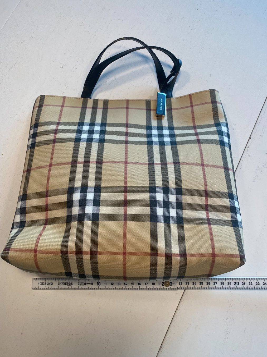 Burberry Borse da donna: Original Burberry Handtasche, Leder, Gratis Versand – Nuovo (secondo la descrizione) da Gümligen venduto da Primeselection 1