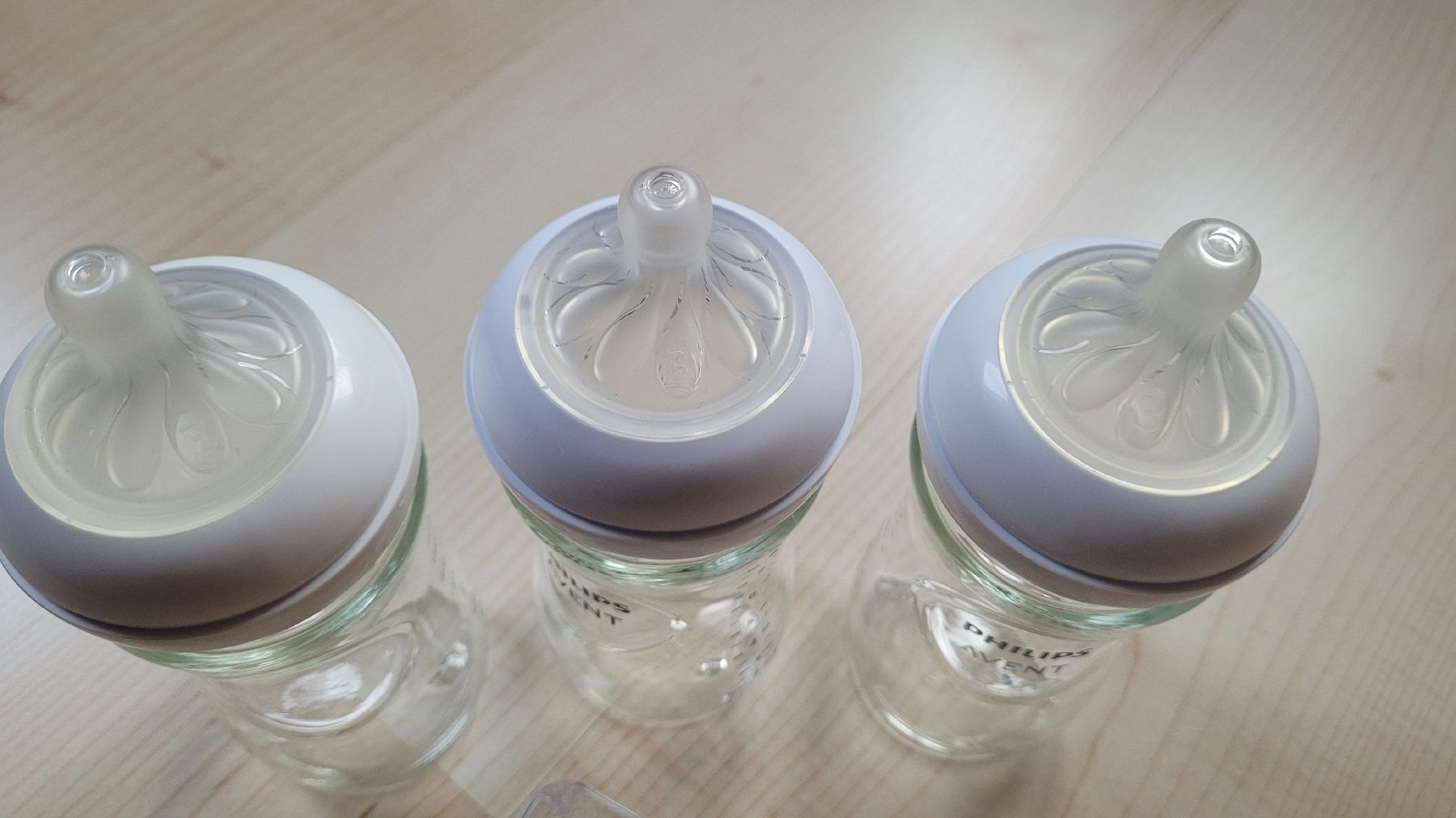 Avent Baby-Mahlzeiten: 3x Glasflaschen Philips Avent 240ml gebraucht – Gebraucht aus Wattwil von JosuaSchneider 4