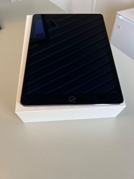 iPad Air 2 Model A1566 (Gebraucht) in Schlieren für CHF 80 – mit ...