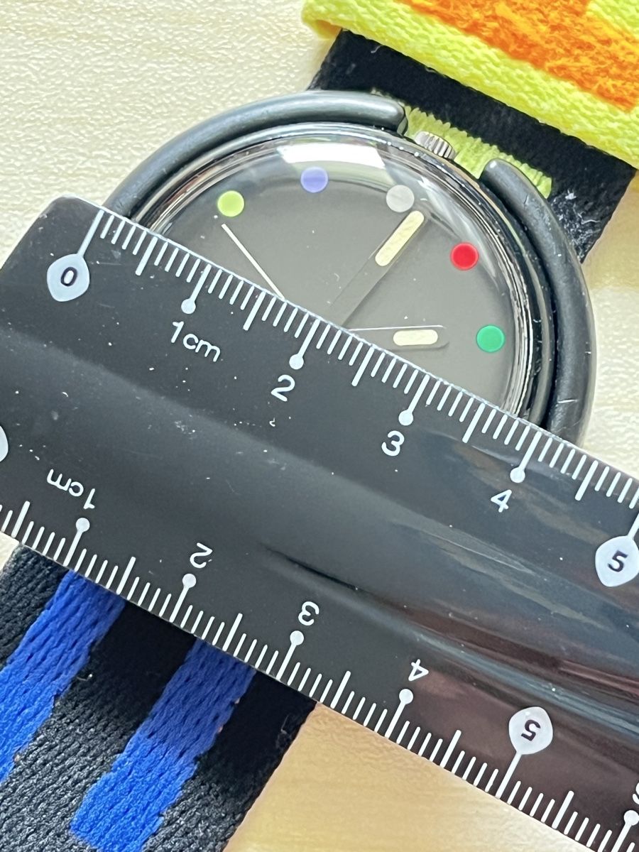 Swatch Orologi: Swatch POP Uhr schwarz bunte Punkte  – Usato da Grenchen venduto da chththl 2