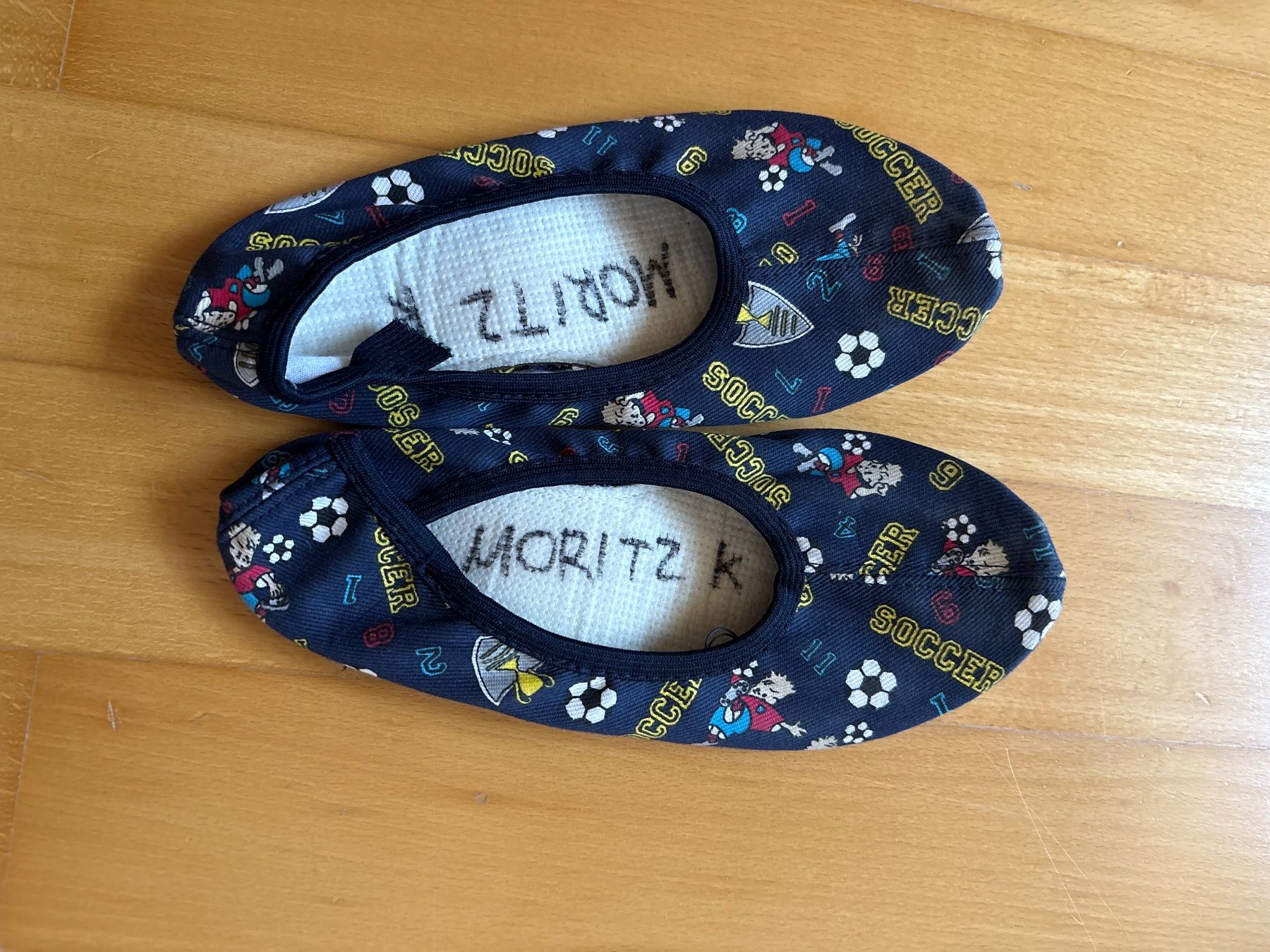 Scarpe per ragazzi: Turnschläppli gr 33 – Nuovo (secondo la descrizione) da Effretikon venduto da MarthaK.