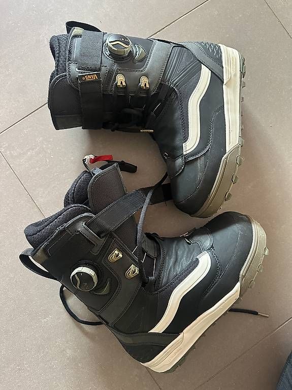 Scarpe da uomo: Boots Vans V3 ultracush 42 – Usato da Vacallo venduto da TrivellinS
