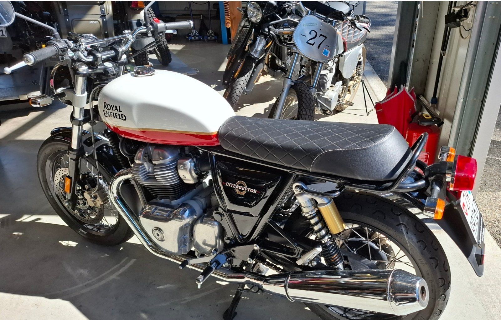 Royal Enfield Sonstige: Royal Endfield Interceptor Customizing – Gebraucht aus Elsau von Jammin1 5