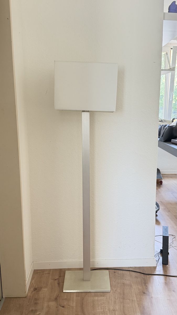 Ikea Lampen: Moderne Stehlampe in Weiss  – Gebraucht aus Zürich von yan_7xcd