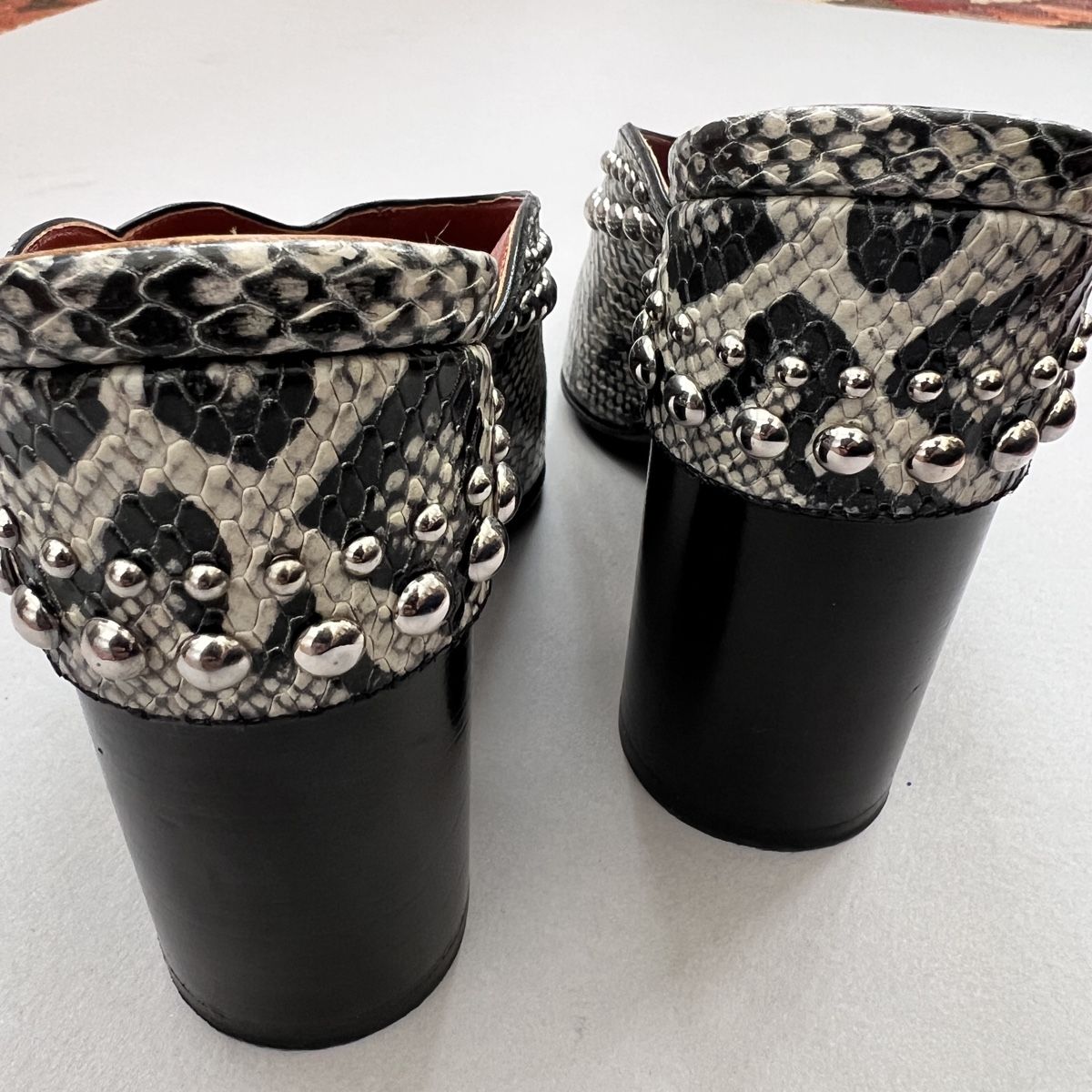 Phillip Lim Scarpe da donna: 3.1 Phillip Lim Gray Leopard Print Leather Mule Heel 38.5 – Nuovo (secondo la descrizione) da Genève venduto da Kookiek 7