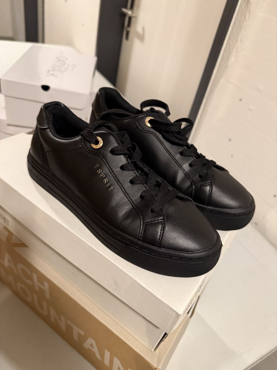 Esprit Scarpe da donna: Esprit Sneaker, Gr. 36, Schwarz, Neu – Nuovo e nell'imballaggio originale da Langenthal venduto da conenz