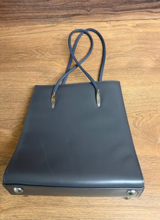 Elegante Handtasche Dunkelblau Fächerstruktur