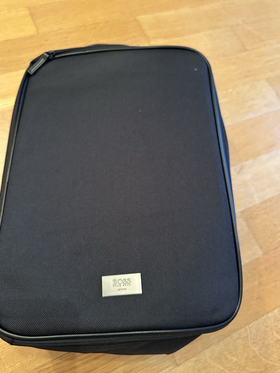 Hugo Boss Taschen: Boss Parfüm Schuhtasche – Gebraucht aus Bern von Ruhrallee
