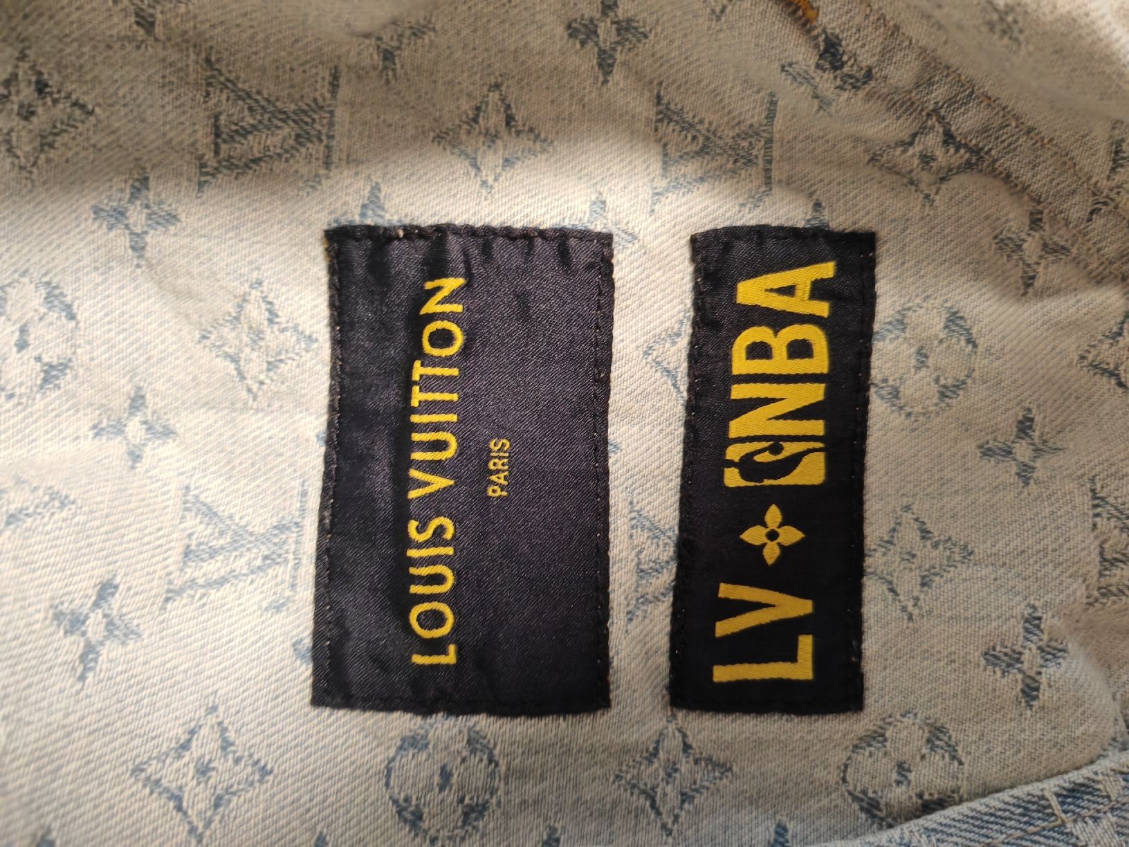 Louis Vuitton Giacche: Louis Vuitton x NBA Denim Monogram Kapuzenjacke – Usato da Kreuzlingen venduto da luc_chz6 6