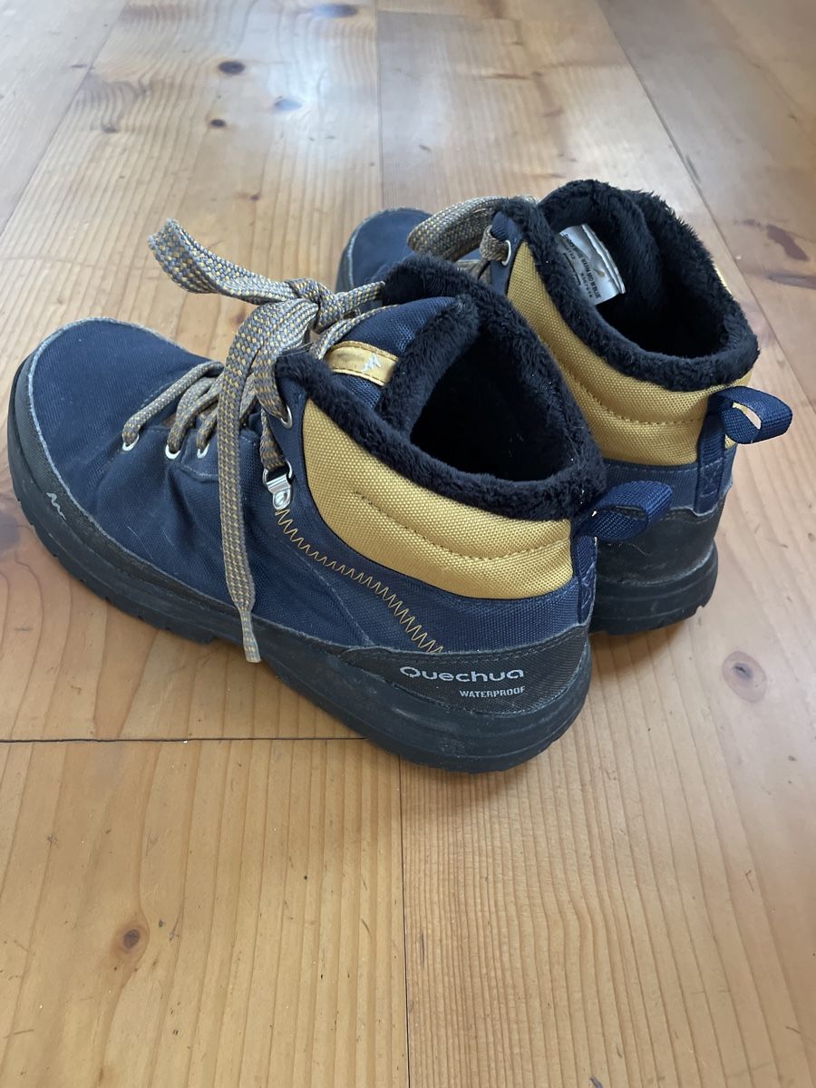 Decathlon Scarpe da uomo: Chaussures de randonnée Quechua fourrées imperméables (40) – Usato da Oberrieden venduto da fre_5vvl 1