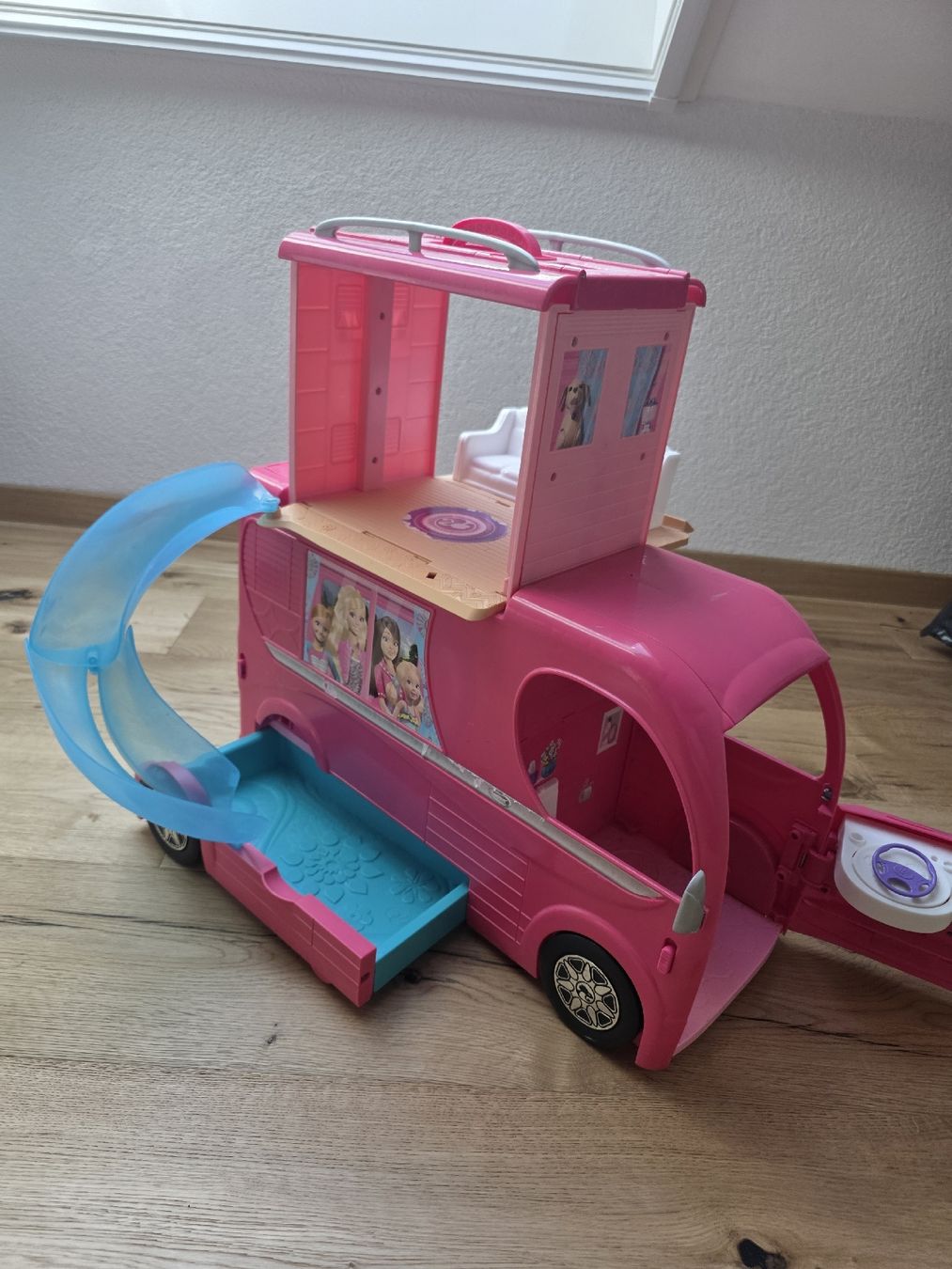 Giocattoli: Barbie Wohnmobil mit Rutsche – Usato da Toffen venduto da ver_x68f