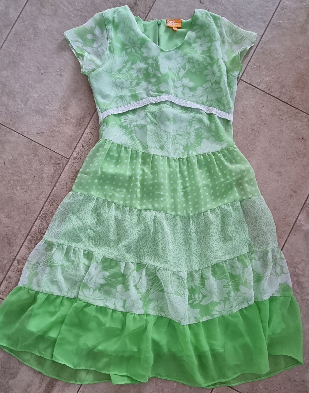 Vestiti & Gonne: Kleid für Mädchen gr.164 – Nuovo (secondo la descrizione) da Grossdietwil venduto da GNOM313