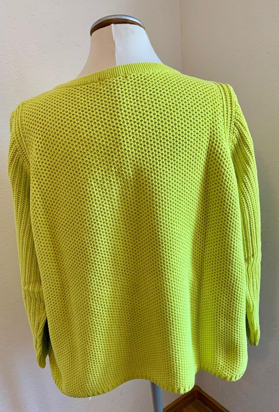 Pullover & Sweatshirts: Neonfarbener Strickpullover – Gebraucht aus Münchwilen TG von Caroline_T. 1