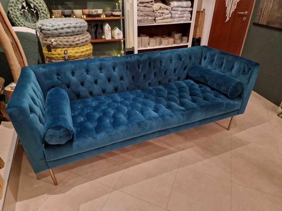 Maisons du monde Divani: Samtsofa von Maison du Monde – Usato da Zufikon venduto da bearo01