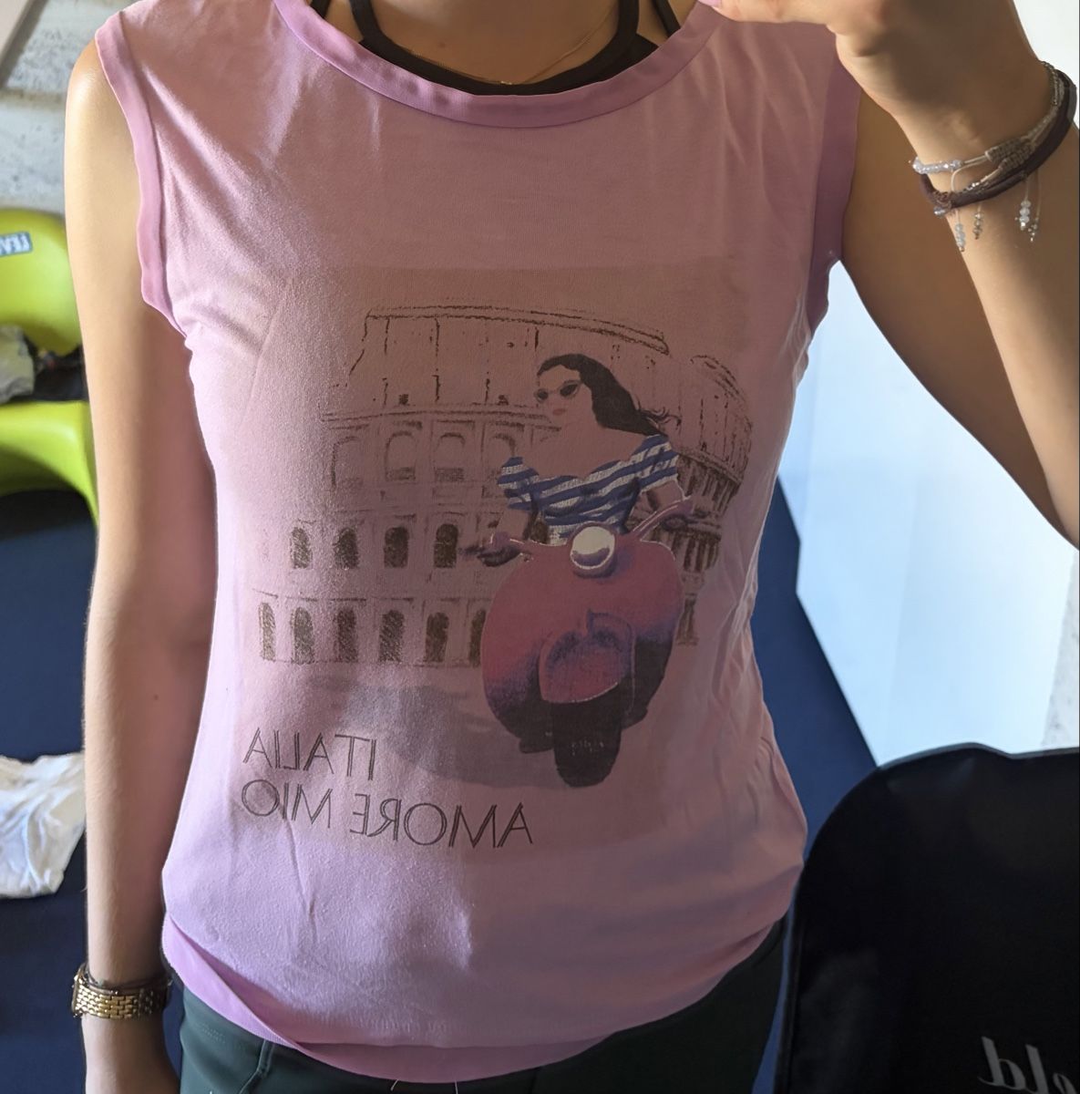 T-shirt: Débardeur rose dos ouvert – Usato da St-Saphorin-Morges venduto da mil_5rxl