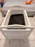 Culletta molto carina, vintage in legno bianco