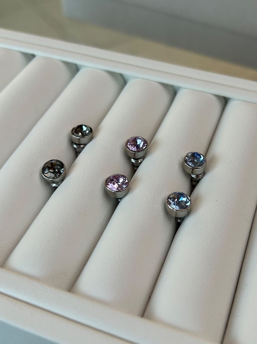 Altri gioielli: Ohrstecker hellblau lila rauch, Swarovski-Steinen Nr. 9 – Nuovo (secondo la descrizione) da Rothenburg venduto da stacostaco 2