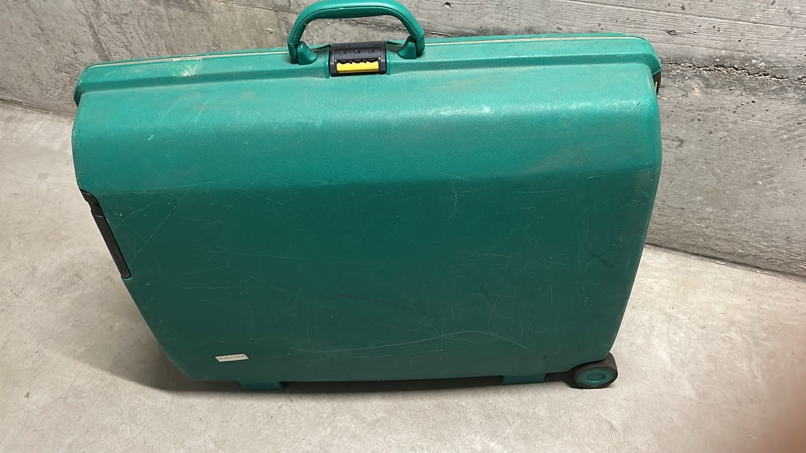 Samsonite Valises de voyage: Valigia rigida verde acqua Samsonite – D'occasion à Melano par H-Sara