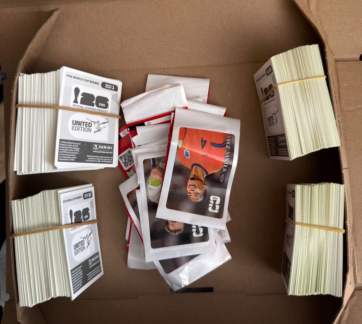 Panini Cartes à collectionner: Panini Stickers 542 Stück – Neuf (Voir description) à Trimbach par ano_6dkk
