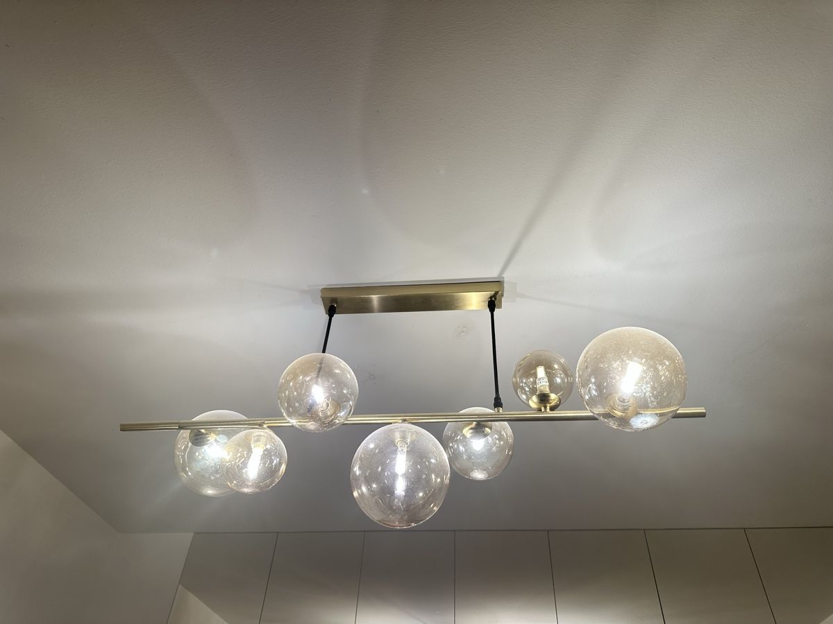 Kerzenständer: Modern 7-Light Brass & Glass Globe Chandelier Ceiling Light – Neu (gemäss Beschreibung) aus Basel von VanBuyer2010