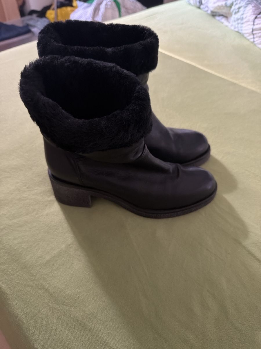 Chaussures femmes: Stivaletti neri  – D'occasion à Sementina par bru_vpp5 2