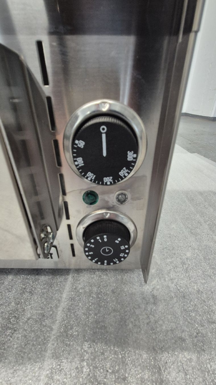 Forni per pizza: Bartscher Pizzaofen FP-36R mit Schamottstein – Usato da Triesen venduto da Kevinio83 4