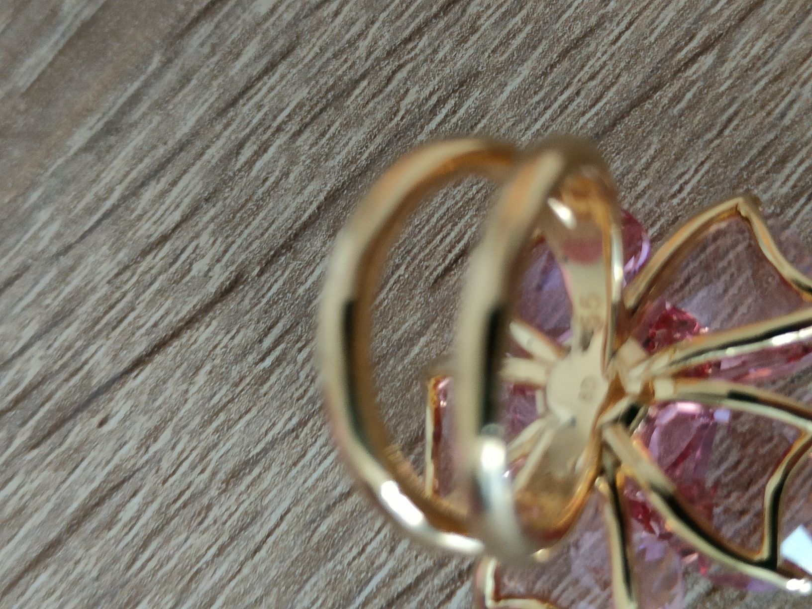 Swarovski Anelli: bague Swarovski idyllia fleur – Usato da Villeneuve VD venduto da virginie141 5