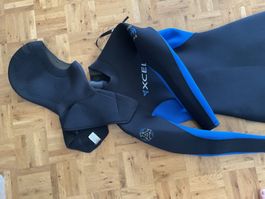Neoprenanzug mit  separater Kapuze