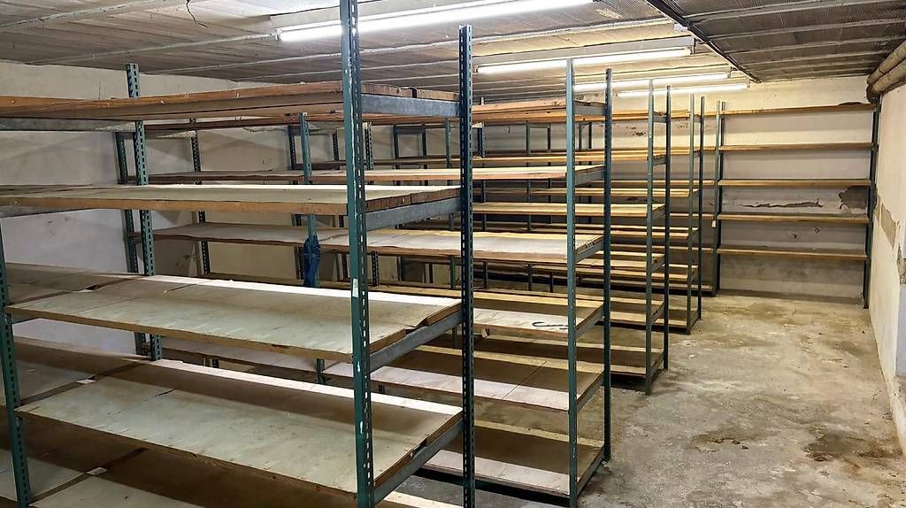 Regale: Regale Gratis zum Abgeben – Gebraucht aus Zürich von Agora00 1