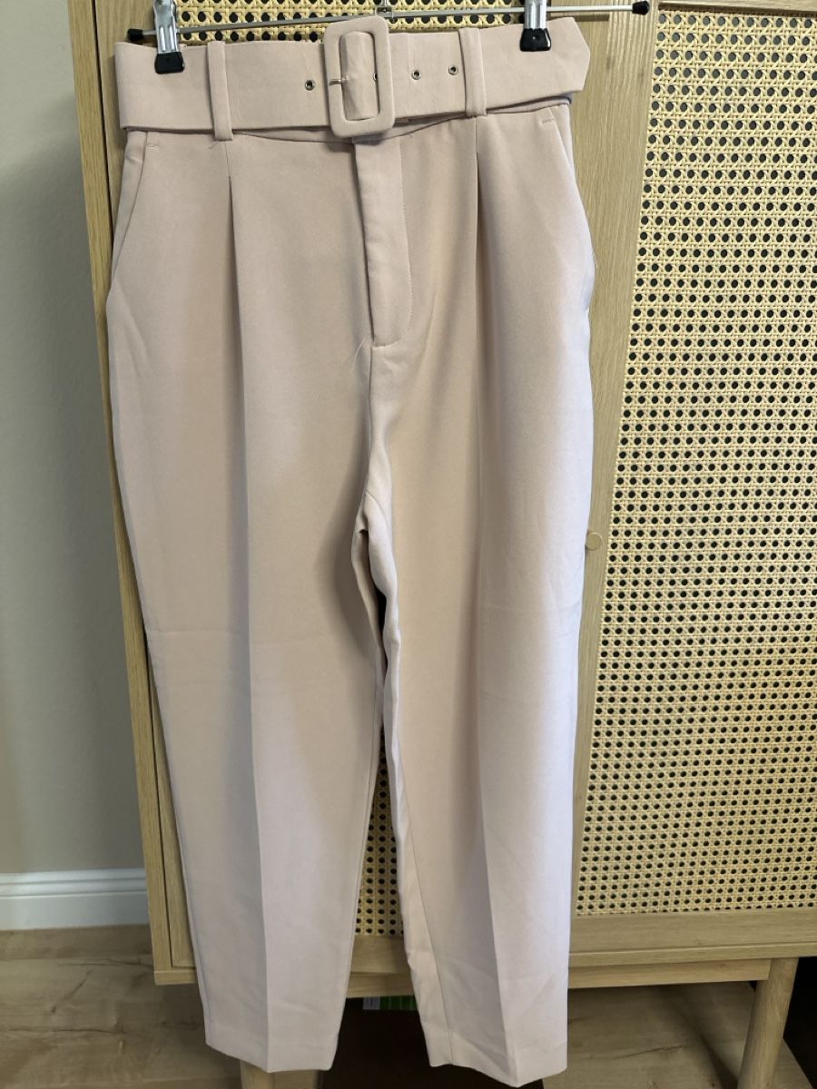 Zara Pantalons: Hose mit Gürtel Gr S – D'occasion à Volketswil par Sina008