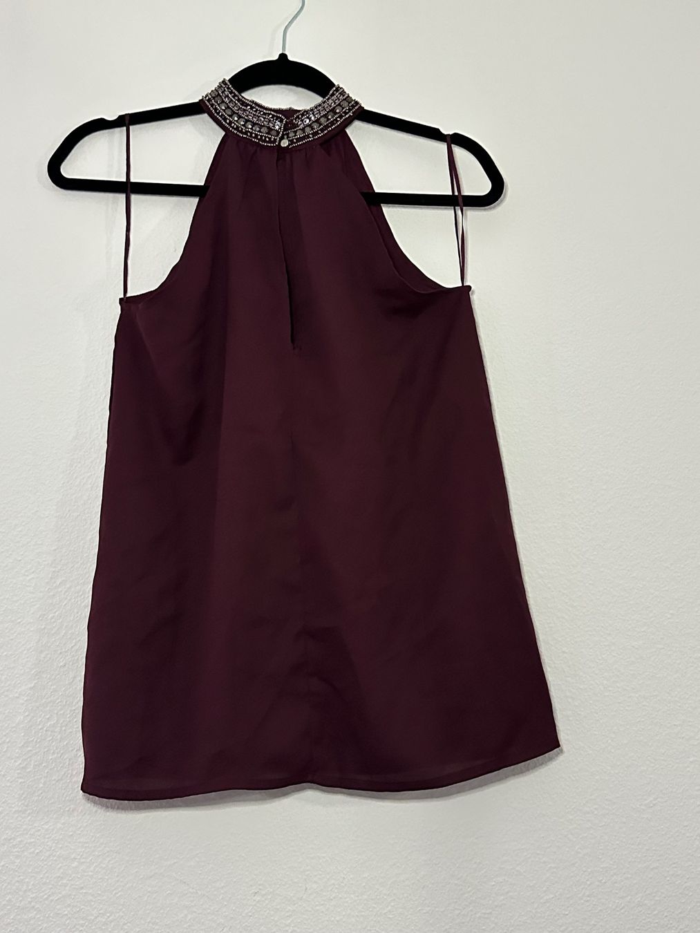 Top: Bordeaux rotes Top mit Schmuck-Kragen – Nuovo (secondo la descrizione) da Lustmühle venduto da sar_7xmy